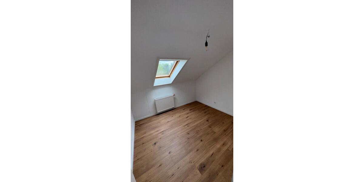 Dachgeschoßwohnung Ludwigsburg Eglosheim - 3 Zimmer, 48 m&sup2;, 890&euro; | Angebot:27540321