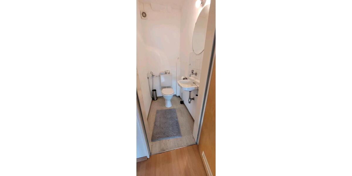 Dachgeschoßwohnung Leonberg - 3 Zimmer, 70 m&sup2;, 800&euro; | Angebot:25892366