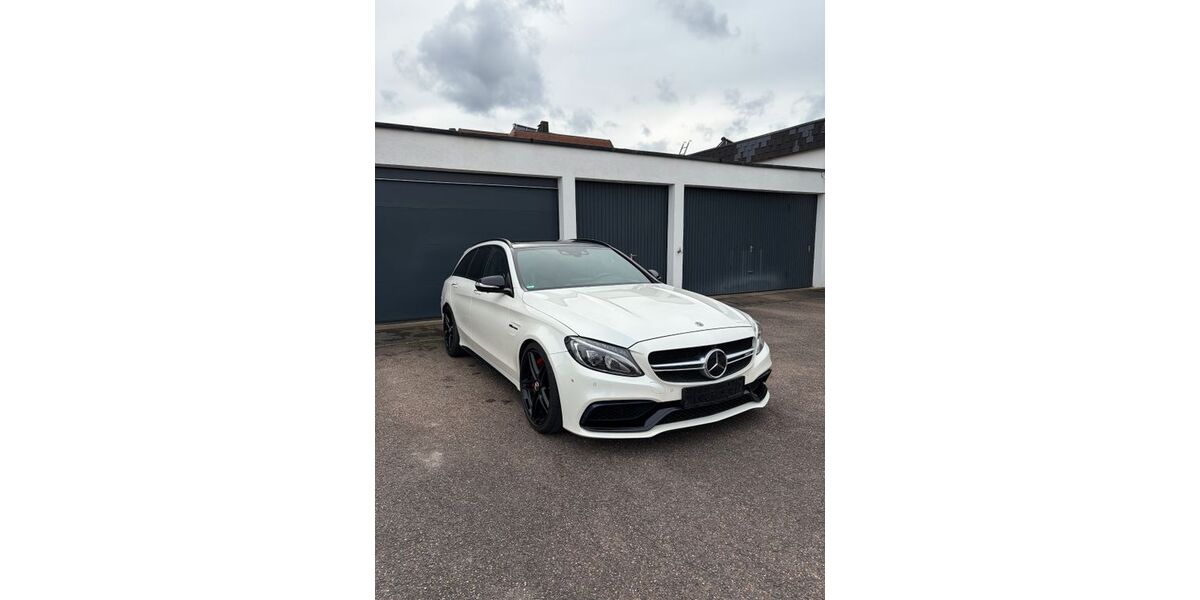 Mercedes-Benz C 63 AMG 197.000 km 28.800 &euro; Weil der stadt 71263