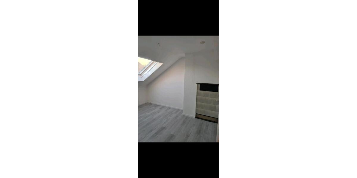 Dachgeschoßwohnung Asperg - 3 Zimmer, 75 m&sup2;, 1.100&euro; | Angebot:27544679