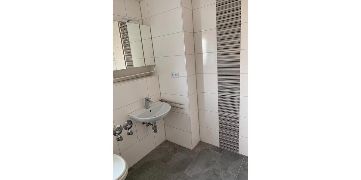 Erdgeschoßwohnung Gemmrigheim - 6 Zimmer, 150 m&sup2;, 1.990&euro; | Angebot:27570550