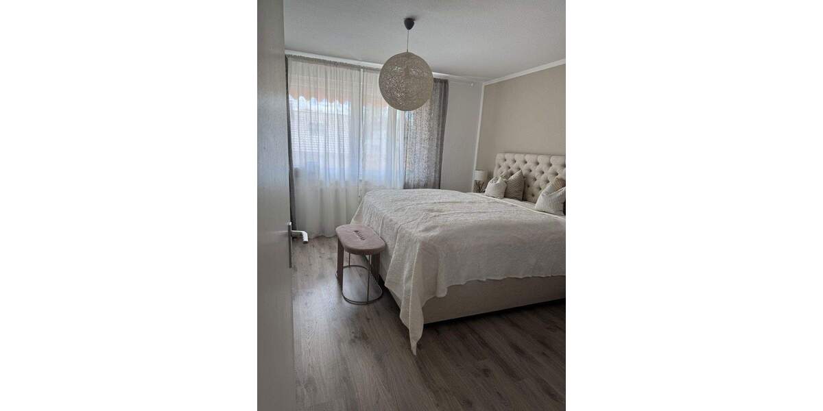 Etagenwohnung Leonberg - 4 Zimmer, 99 m&sup2;, 439.000&euro; | Angebot:25720622