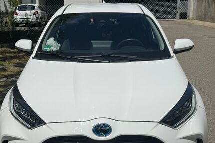 Toyota Yaris 62.000 km 18.000 &euro; Stuttgart Degerloch 70597