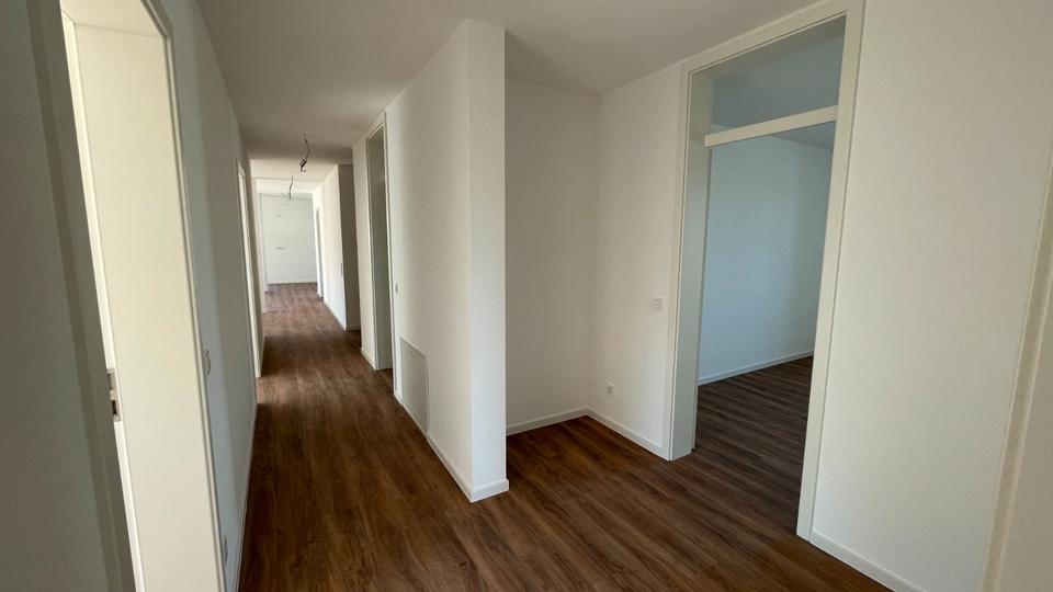 Hochparterre Weinsberg - 6 Zimmer, 160 m&sup2;, 2.400&euro; | Angebot:27571725