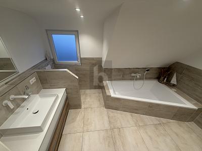 FAMILIENFREUNDLICHES ZUHAUSE MIT GROßEM GARTEN - Einfamilienhaus Backnang | Angebot:27529284