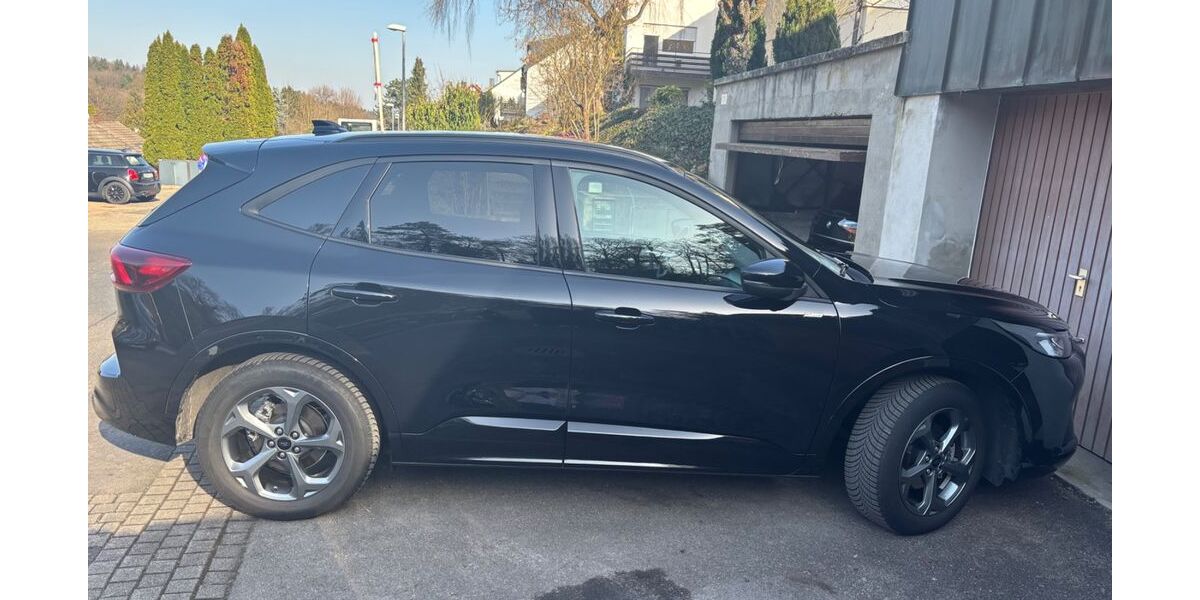 Ford Kuga 12.500 km 27.990 &euro; stuttgart 70195