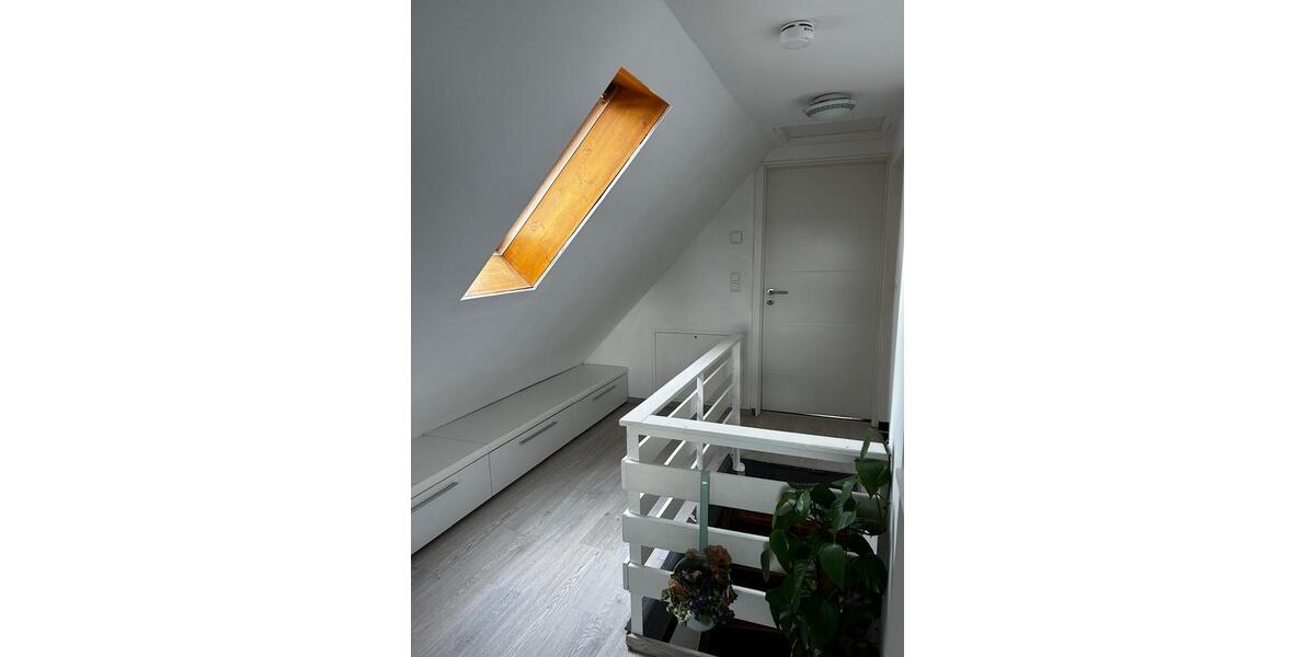 Dachgeschoßwohnung Stuttgart Degerloch - 2 Zimmer, 35 m&sup2;, 650&euro; | Angebot:26227342