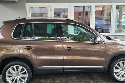 VW Tiguan 122.300 km 9.999 &euro; Stuttgart 70469