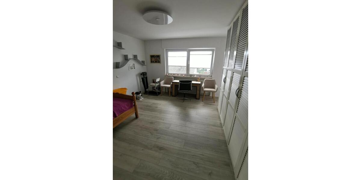 Etagenwohnung Böblingen Dagersheim - 4 Zimmer, 125 m&sup2;, 1.600&euro; | Angebot:27539441