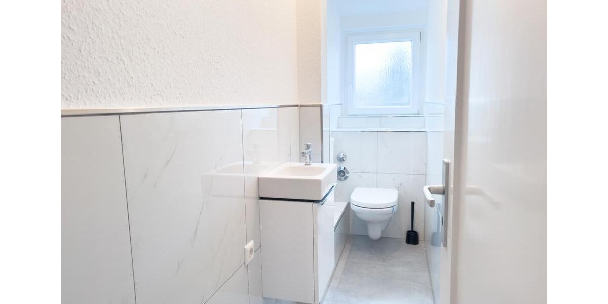 Dachgeschoßwohnung Stuttgart Bad Cannstatt - 3 Zimmer, 75 m&sup2;, 1.200&euro; | Angebot:25920871