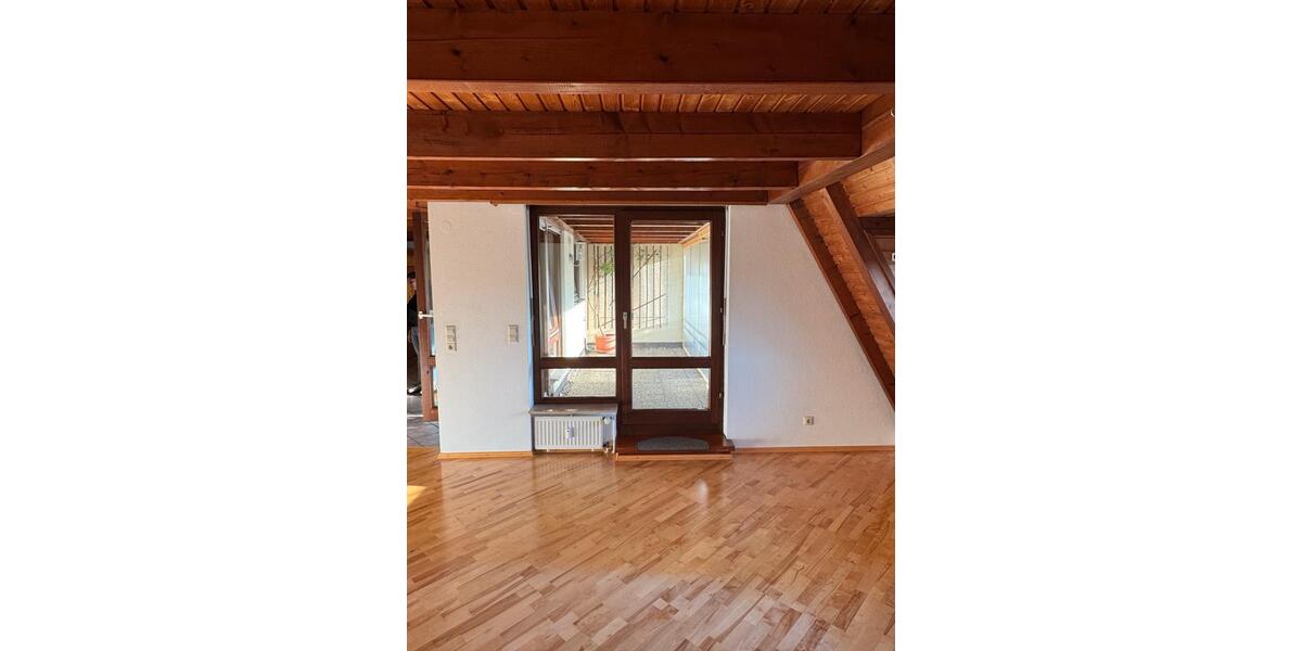 Dachgeschoßwohnung Fellbach - 4 Zimmer, 96 m&sup2;, 1.400&euro; | Angebot:26386662