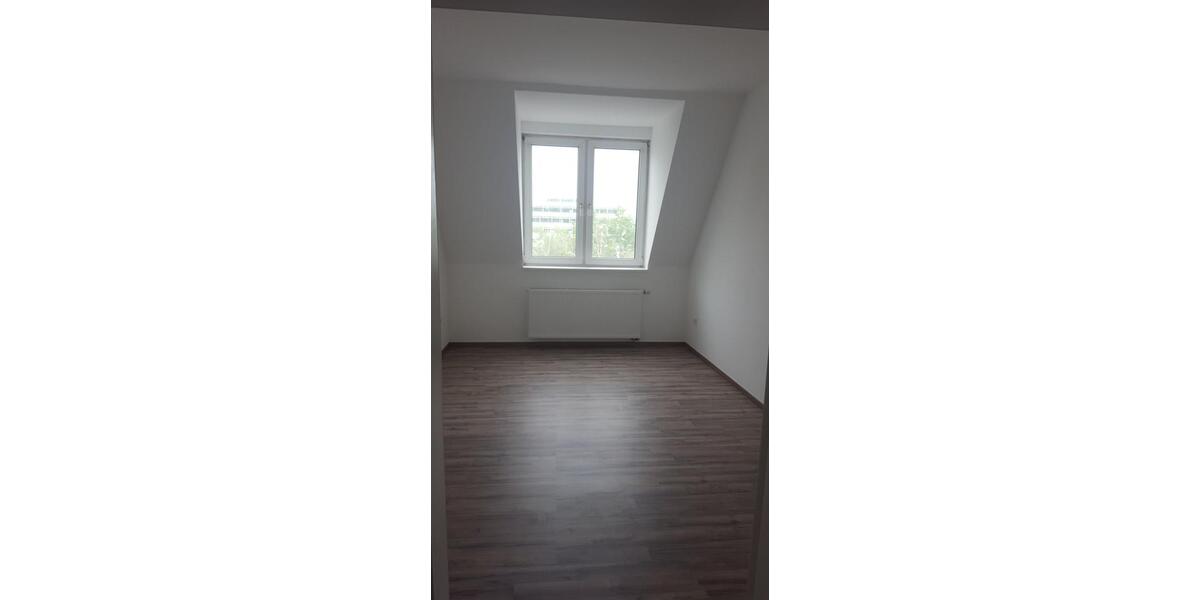 Dachgeschoßwohnung Stuttgart Stuttgart-Nord - 3.5 Zimmer, 89 m&sup2;, 1.350&euro; | Angebot:25964364