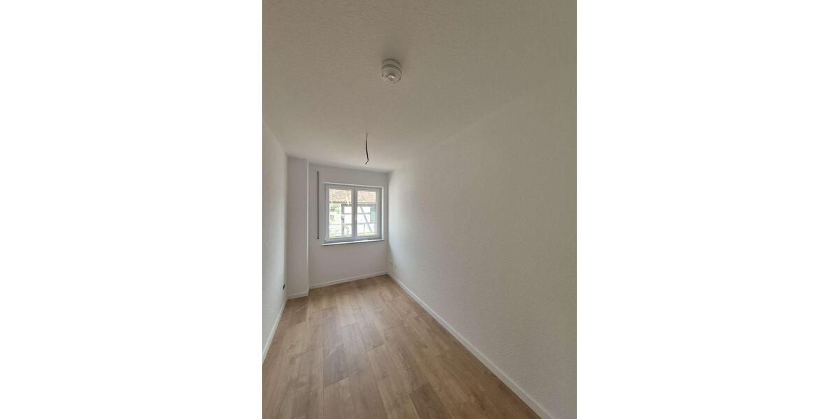 Etagenwohnung Vaihingen an der Enz - 4 Zimmer, 82 m&sup2;, 1.110&euro; | Angebot:25051722