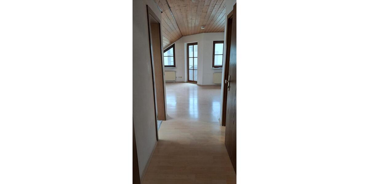 Dachgeschoßwohnung Schorndorf - 2 Zimmer, 48 m&sup2;, 600&euro; | Angebot:26125735