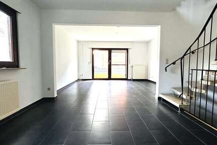 Haus Ludwigsburg / Poppenweiler Poppenweiler - 4 Zimmer, 117 m&sup2;, 1.630&euro; | Angebot:26841040