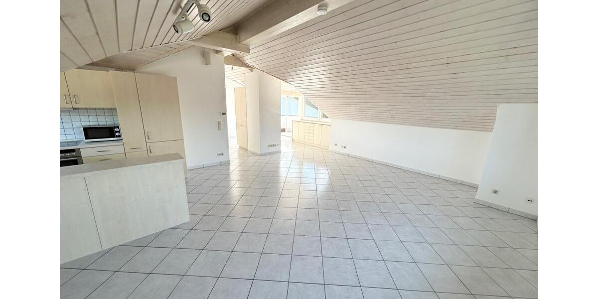 Dachgeschoßwohnung Oberriexingen - 3 Zimmer, 76 m&sup2;, 912&euro; | Angebot:25936829