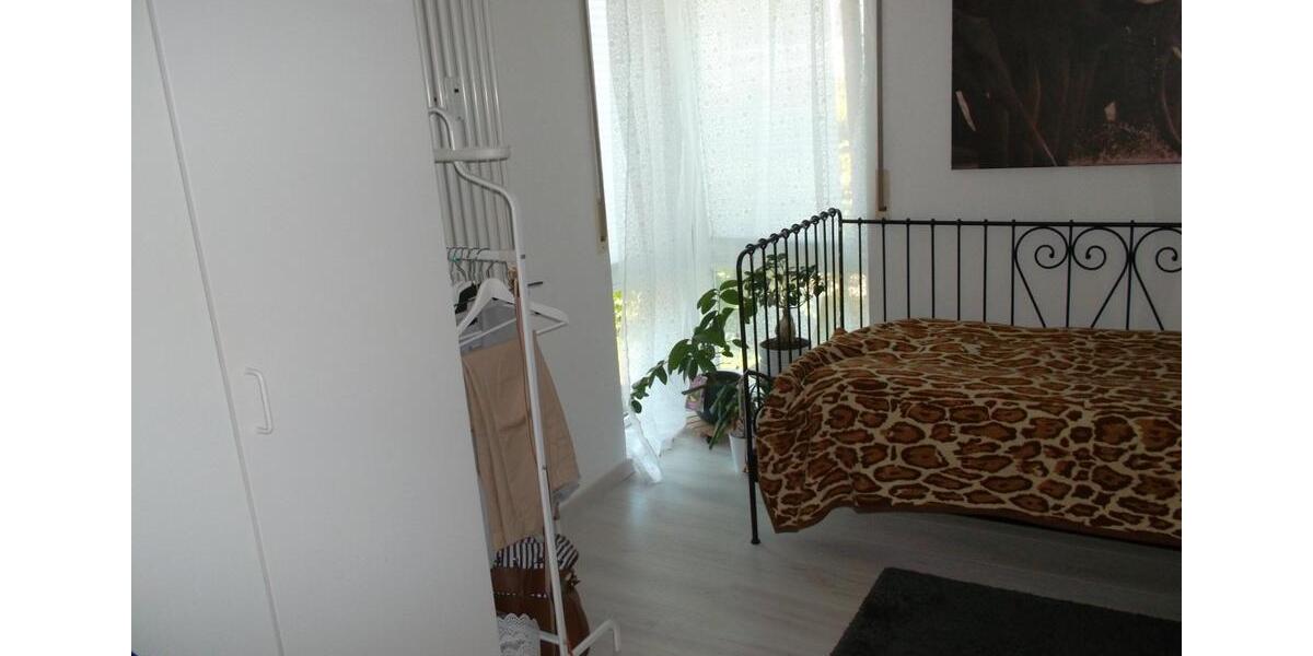 Erdgeschoßwohnung Stuttgart Bad Cannstatt - 1 Zimmer, 11 m&sup2;, 200&euro; | Angebot:24841703