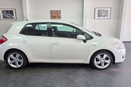 Toyota Auris 180.000 km 6.900 &euro; Asperg 71679
