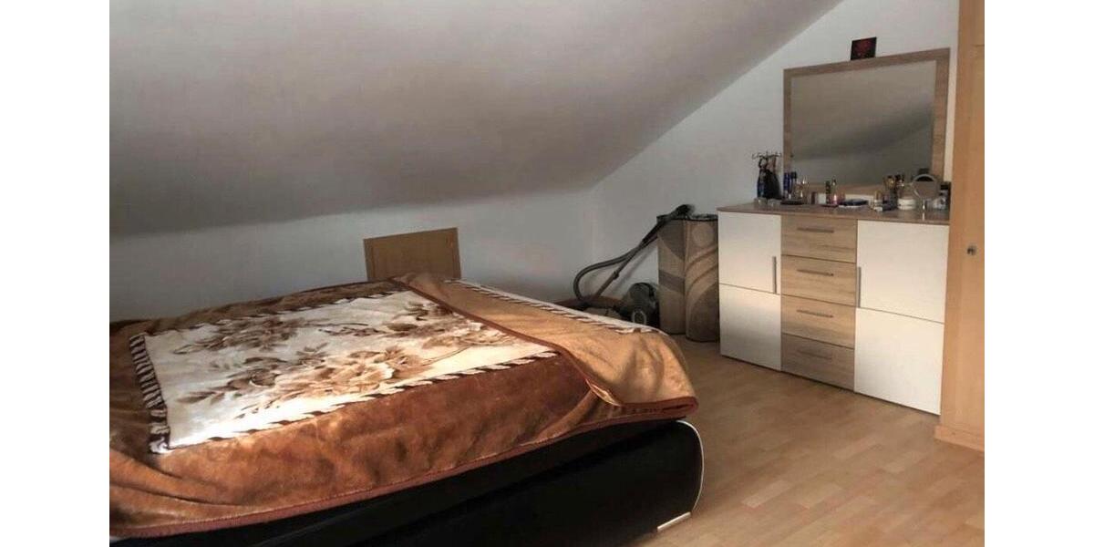 Dachgeschoßwohnung Kornwestheim - 3 Zimmer, 85 m&sup2;, 1.100&euro; | Angebot:26469700