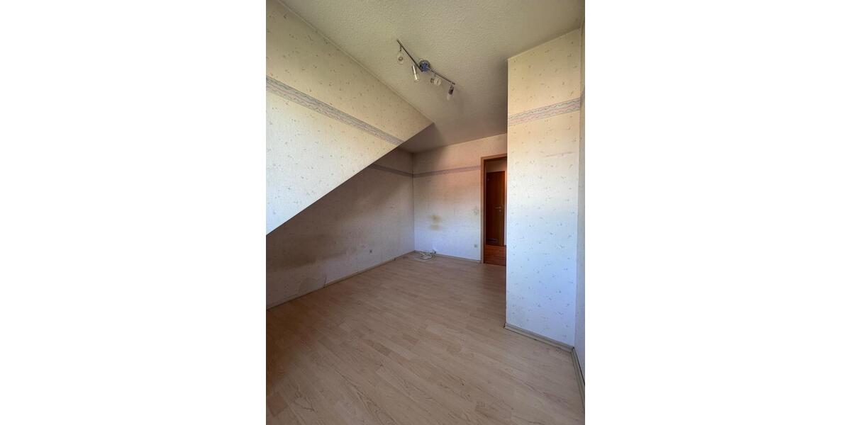 Dachgeschoßwohnung Schorndorf - 4 Zimmer, 80 m&sup2;, 255.000&euro; | Angebot:26620596