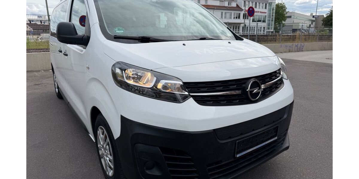 Opel Vivaro 33.000 km 22.999 &euro; Ditzingen 71254