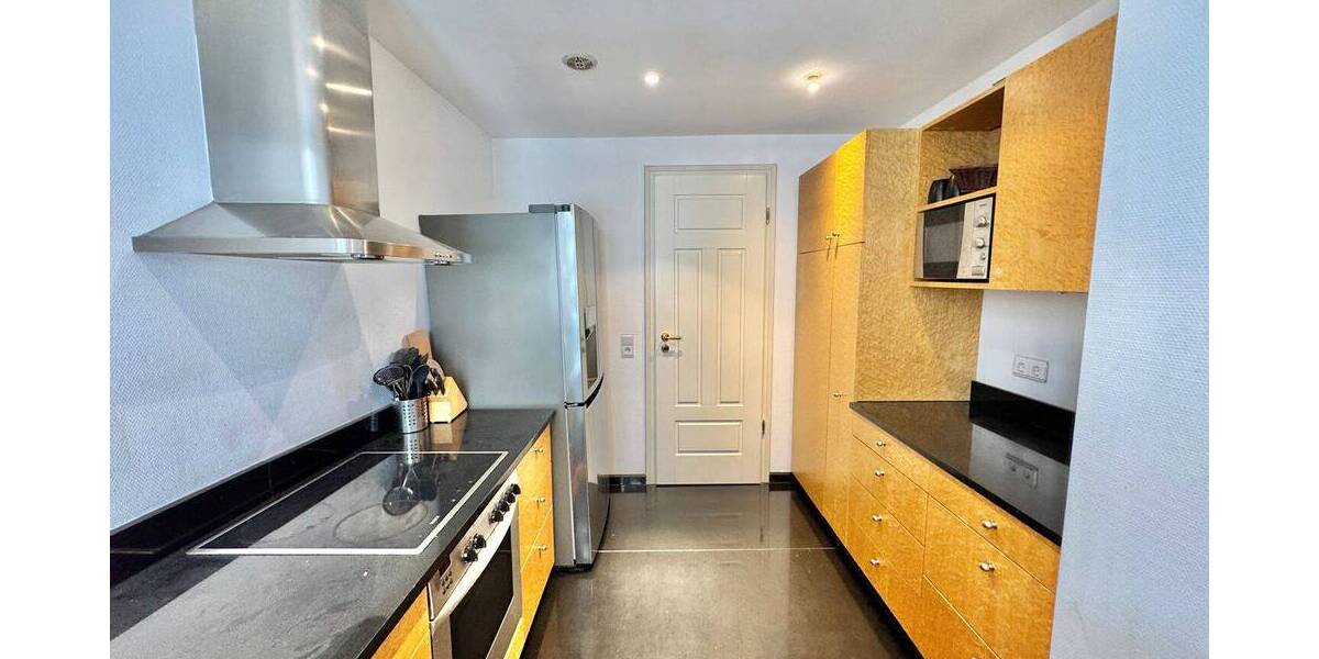 Etagenwohnung Stuttgart Mitte - 5 Zimmer, 130 m&sup2;, 2.700&euro; | Angebot:25704679