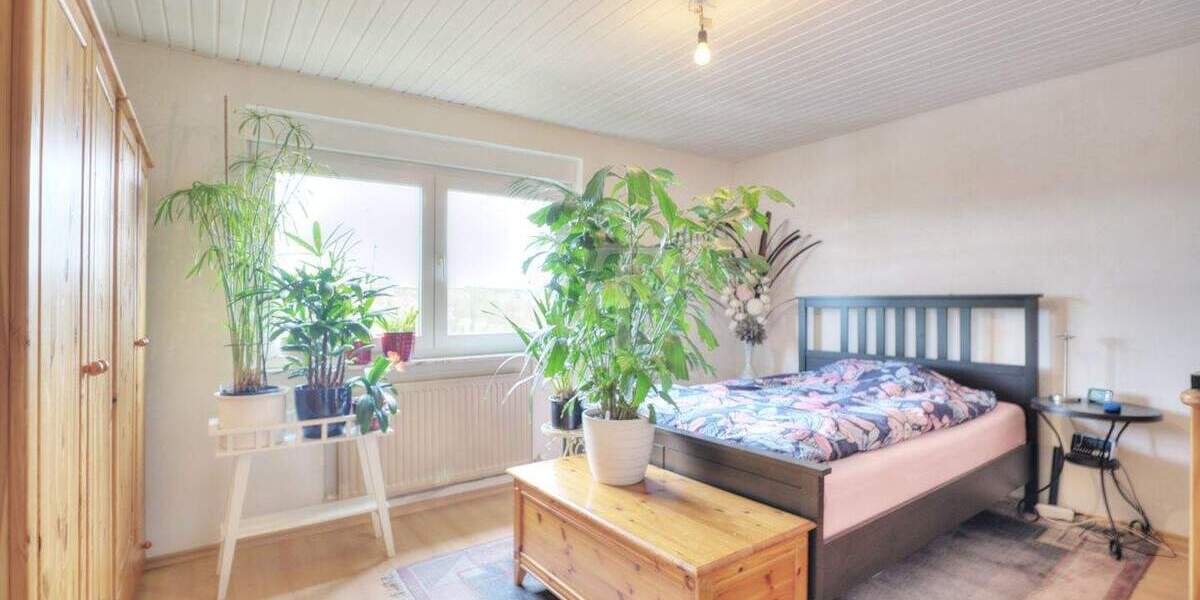 Mehrfamilienhaus, Wohnhaus Schwaigern - 8 Zimmer, 160 m&sup2;, 430.000&euro; | Angebot:25731882