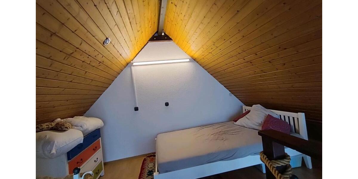 Dachgeschoßwohnung Stuttgart Mühlhausen - 1 Zimmer, 62 m&sup2;, 950&euro; | Angebot:25657965