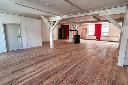 Wohnung Burgstetten - 3 Zimmer, 162 m&sup2;, 990&euro; | Angebot:26032199