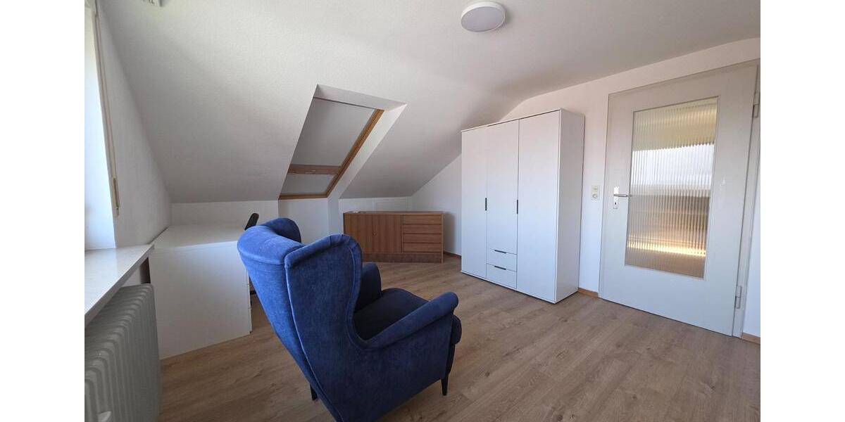 Dachgeschoßwohnung Stuttgart Sillenbuch - 3 Zimmer, 70 m&sup2;, 1.050&euro; | Angebot:25870538
