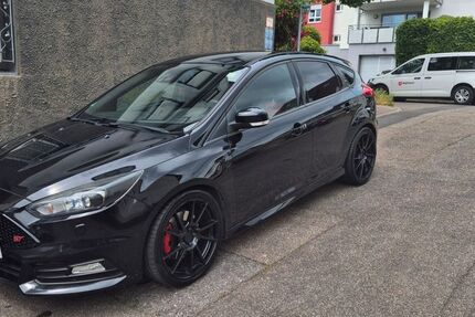 Ford Focus 206.000 km 8.999 &euro; Heilbronn 74078
