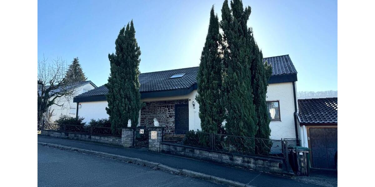 Einfamilienhaus Oberstenfeld - 10 Zimmer, 300 m&sup2;, 900.000&euro; | Angebot:16127943