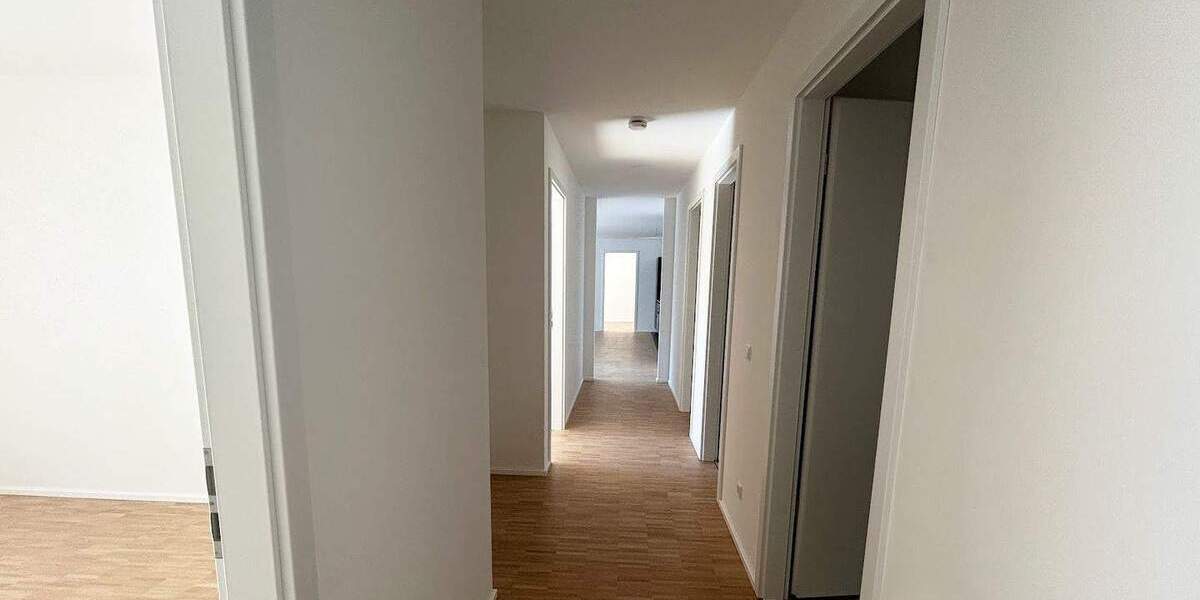 Etagenwohnung Stuttgart Untertürkheim - 4 Zimmer, 104 m&sup2;, 1.690&euro; | Angebot:25677103