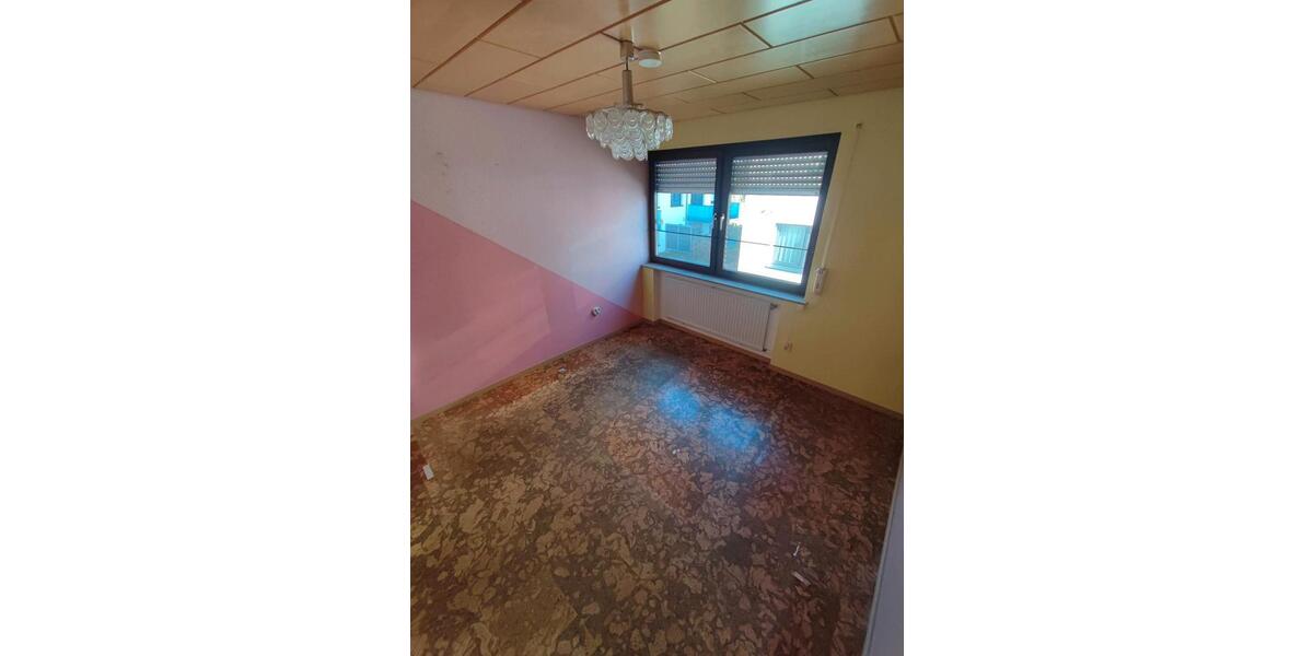 Doppelhaushälfte Leonberg - 6 Zimmer, 146 m&sup2;, 550.000&euro; | Angebot:25893974