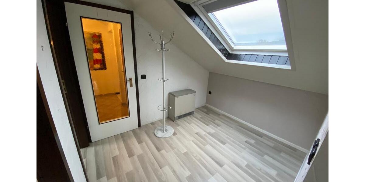 Dachgeschoßwohnung Schorndorf - 2.5 Zimmer, 55 m&sup2;, 590&euro; | Angebot:26396747