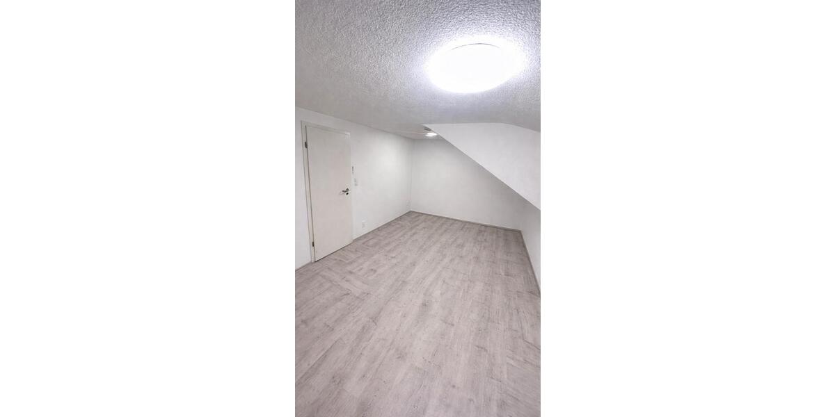 Dachgeschoßwohnung Schorndorf - 3 Zimmer, 61 m&sup2;, 219.000&euro; | Angebot:26524703
