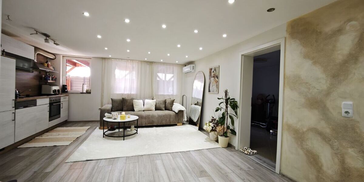 Starke Kapitalanlage - 5-Familienhaus mit Ausbaupotential - Mehrfamilienhaus, Wohnhaus Tiefenbronn | Angebot:24568753