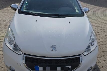 Peugeot 208 112.000 km 3.700 &euro; Ludwigsburg 71640