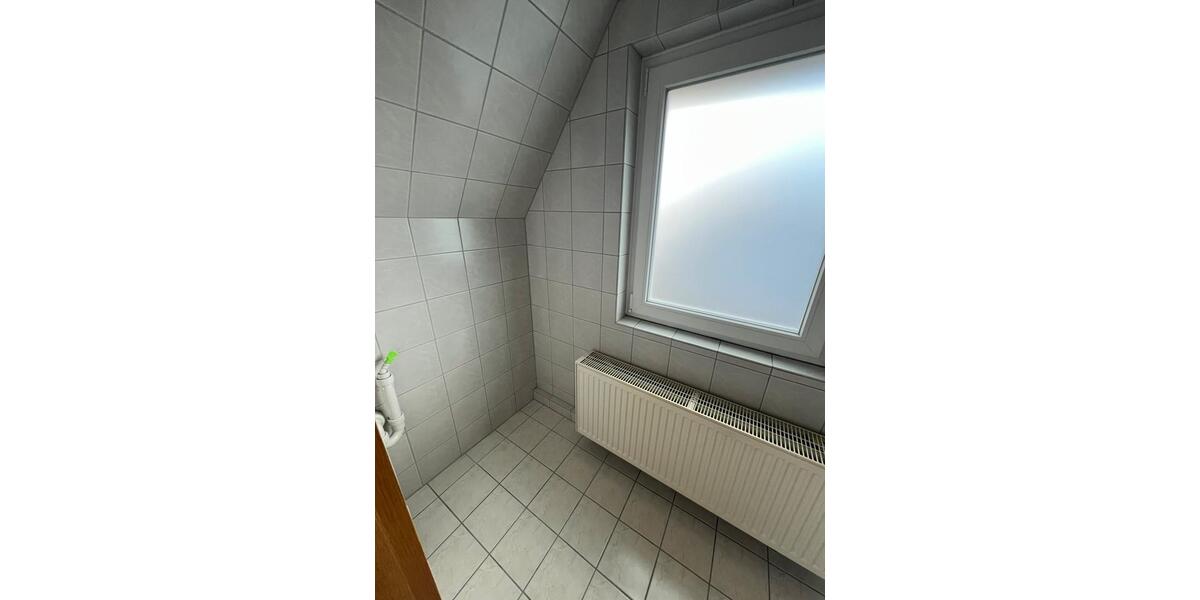 Dachgeschoßwohnung Stuttgart Zuffenhausen - 2 Zimmer, 50 m&sup2;, 900&euro; | Angebot:25312597