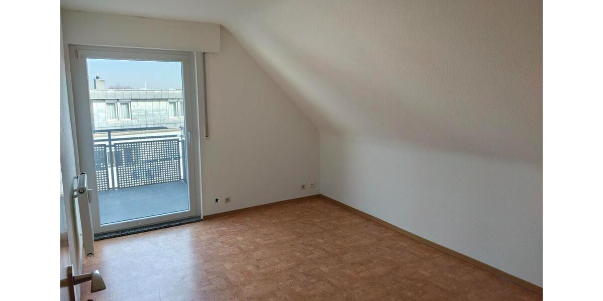 Dachgeschoßwohnung Stuttgart Stuttgart-West - 3 Zimmer, 65 m&sup2;, 690&euro; | Angebot:25972434