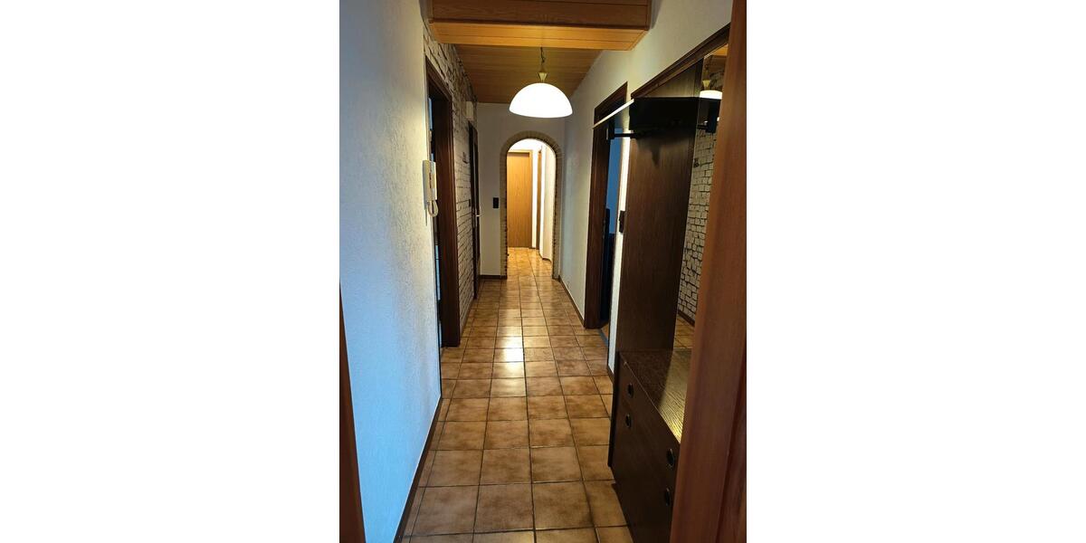 Erdgeschoßwohnung Lauffen am Neckar - 4 Zimmer, 91 m&sup2;, 1.000&euro; | Angebot:25851465