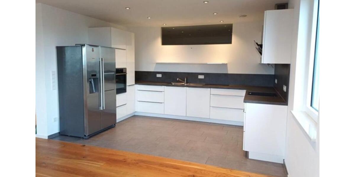 Dachgeschoßwohnung Filderstadt - 4.5 Zimmer, 150 m&sup2;, 2.500&euro; | Angebot:25821677