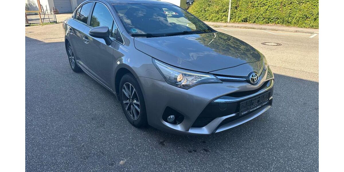 Toyota Avensis 147.000 km 12.799 &euro; Möglingen/Ludwigsburg 71696