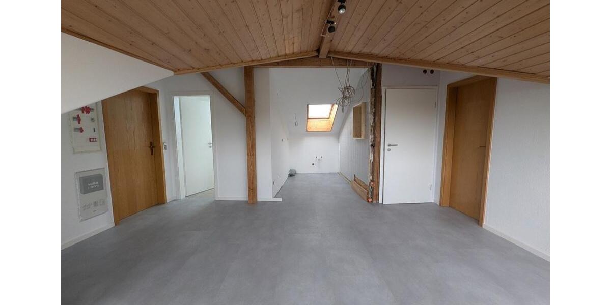 Dachgeschoßwohnung Weissach im Tal - 2.5 Zimmer, 69 m&sup2;, 870&euro; | Angebot:27557897