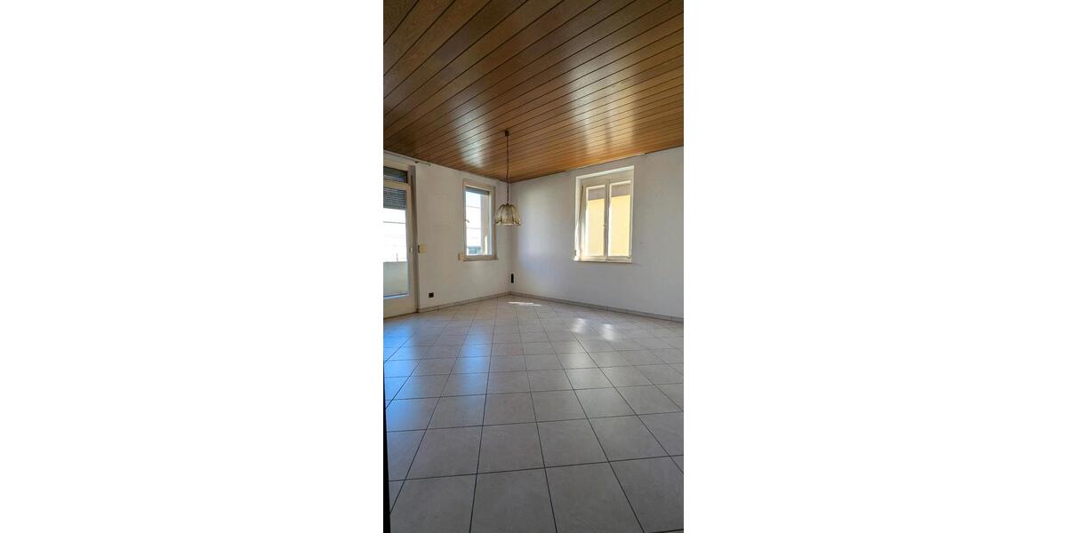 Etagenwohnung Stuttgart Hedelfingen - 4 Zimmer, 100 m&sup2;, 1.300&euro; | Angebot:27534757