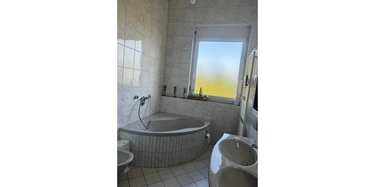 Einfamilienhaus Kornwestheim - 3 Zimmer, 80 m&sup2;, 1.600&euro; | Angebot:25151260