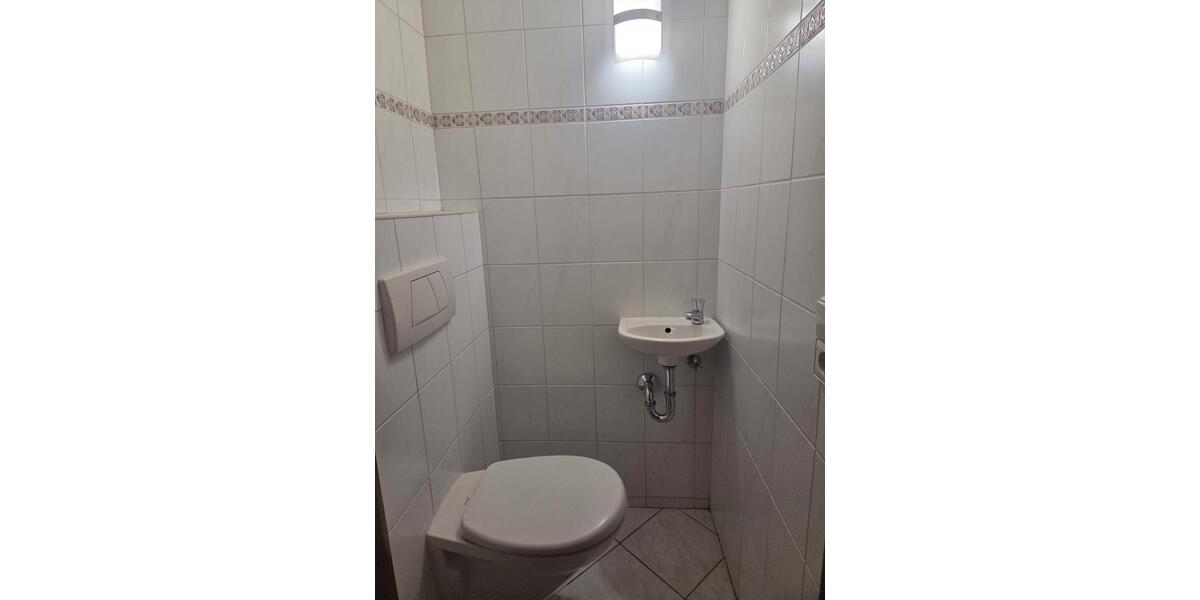 Hochparterre Ludwigsburg Pflugfelden - 3 Zimmer, 74 m&sup2;, 1.100&euro; | Angebot:27545301