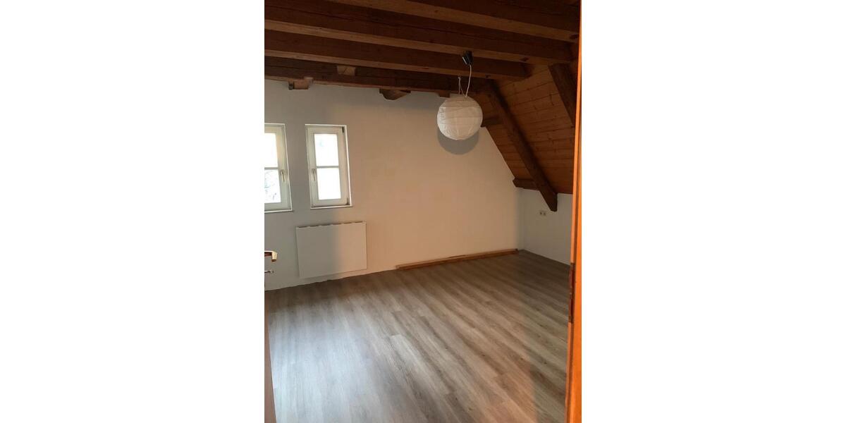 Dachgeschoßwohnung Ludwigsburg Hoheneck - 2.5 Zimmer, 70 m&sup2;, 210.000&euro; | Angebot:26844883