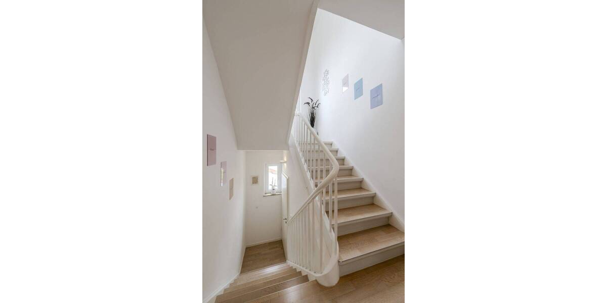Mehrfamilienhaus, Wohnhaus Stuttgart / Botnang Botnang - 8 Zimmer, 243 m&sup2;, 1.590.000&euro; | Angebot:26930186