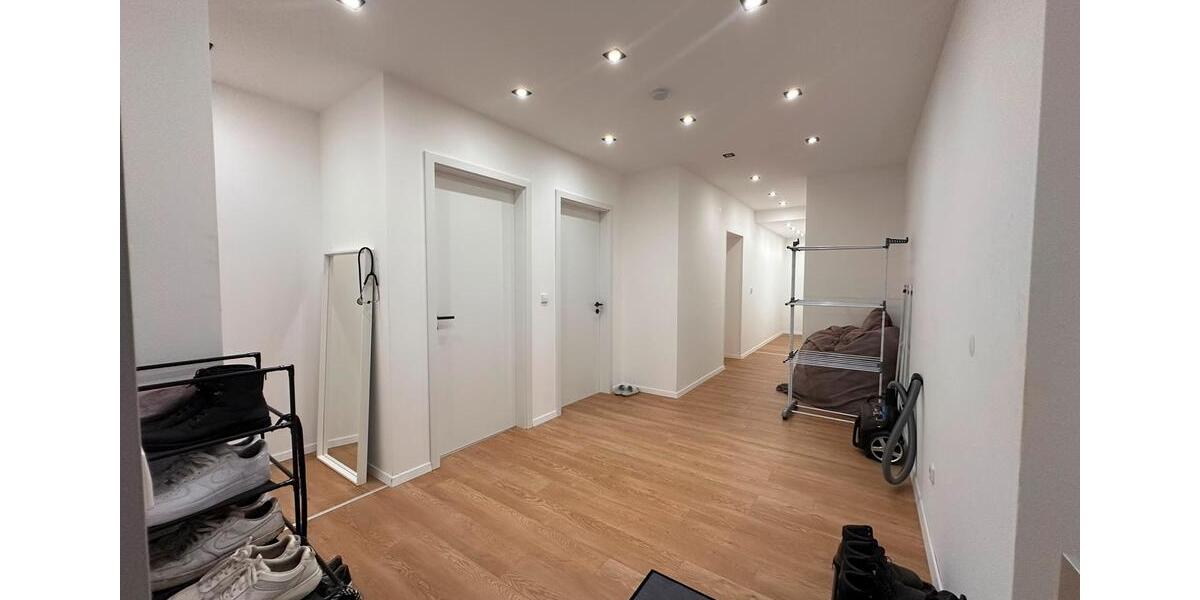 Etagenwohnung Esslingen am Neckar - 5 Zimmer, 15 m&sup2;, 550&euro; | Angebot:27565761
